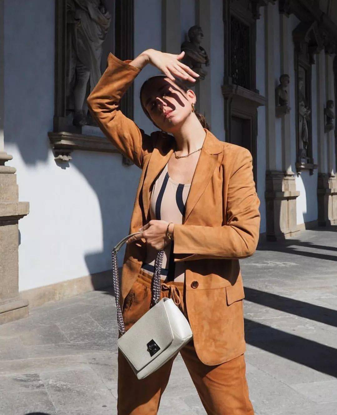 衬衫|焦糖色，秋冬最时髦的颜色！