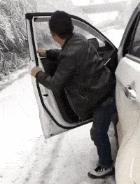 老爸买结账后再走,老爸一溜烟的跑了…………你们这样坑闺女真的好吗