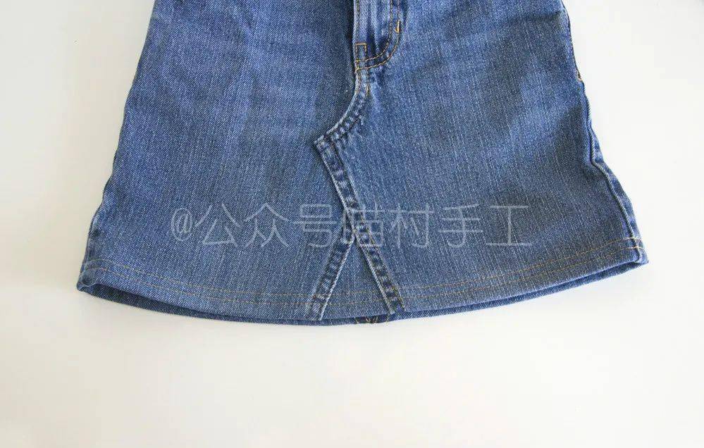 如何把牛仔裤改成牛仔裙呢 a54d0d4cfc1449c2b91011500a0bcbdb.jpeg