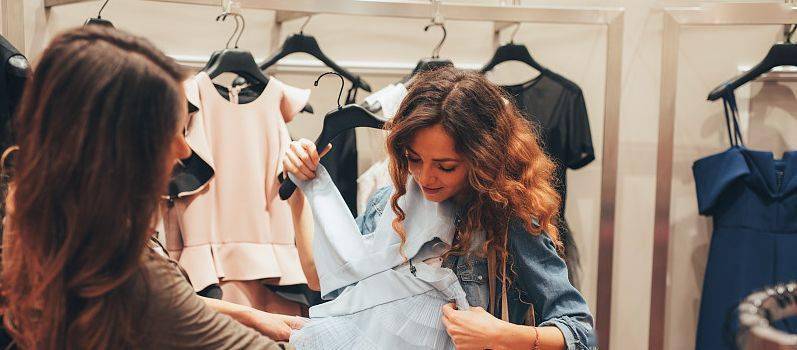 顾客|月入10000+以上导购是这样卖货的,现学现用！