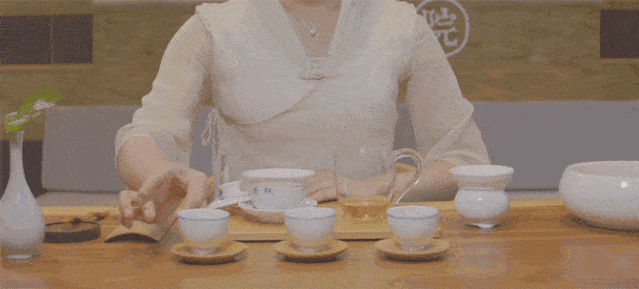 盖碗茶|是要用盖碗的泡好茶