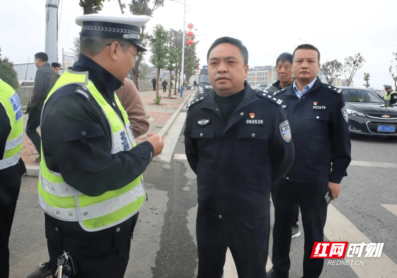 蔡越姝)10月7日,邵阳市公安局党委副书记,政委尹俊率队至一线看望慰问