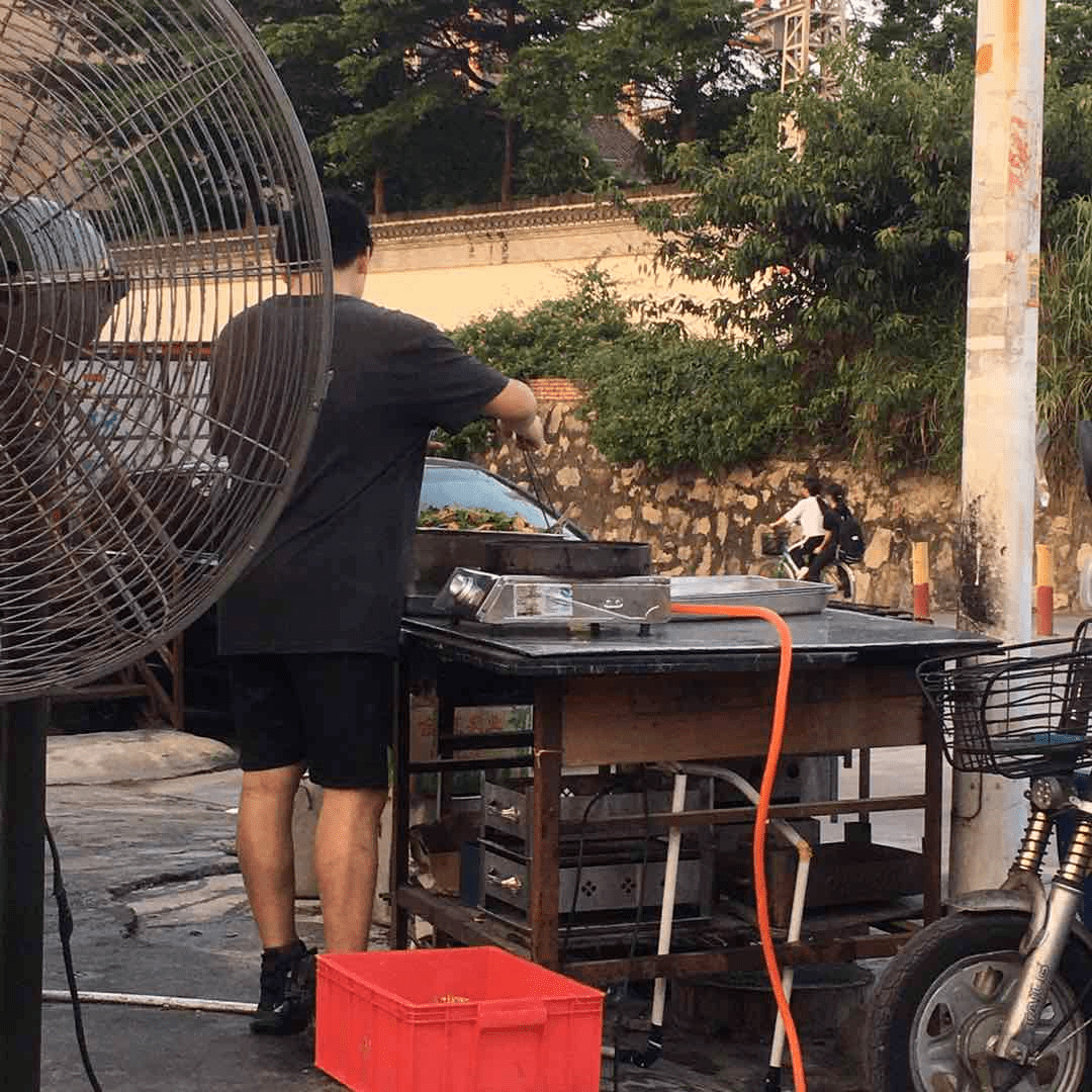 东莞的壮阳鱼杂店里，装着广东男人“向阳而生”的生活方式