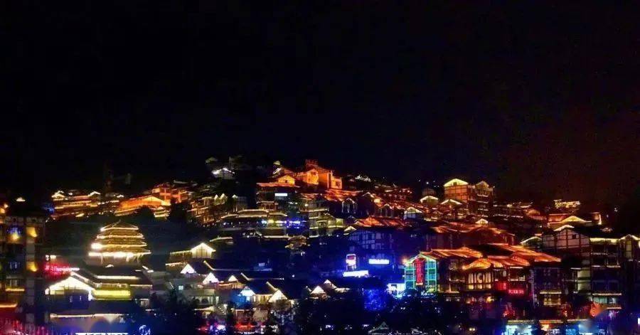 2019年国庆旅游经济总量_2015中国年经济总量(2)