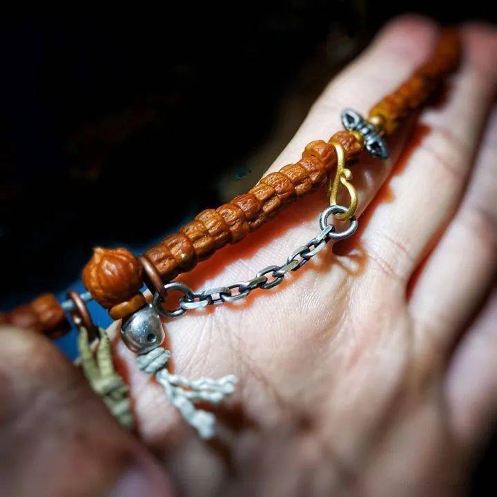 大老爷们|变风向！不管大老爷们还是小姐姐，都开始玩这种手串！