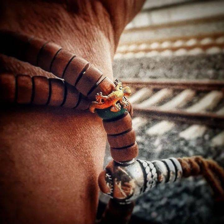 大老爷们|变风向！不管大老爷们还是小姐姐，都开始玩这种手串！