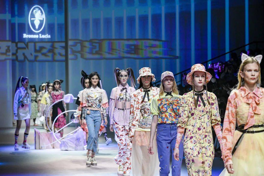 陆玺娅|不愧是你！本季最“拼”的设计师品牌～