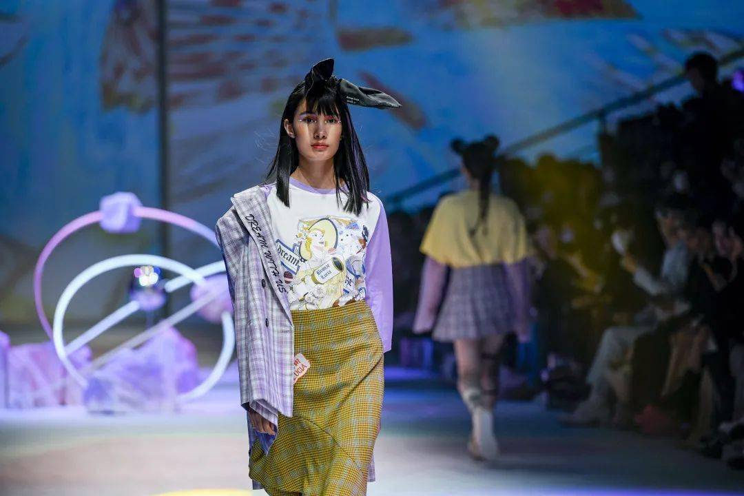 陆玺娅|不愧是你！本季最“拼”的设计师品牌～