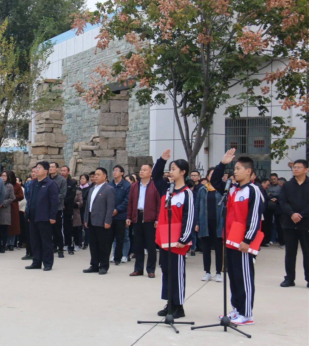 肥城市龙山中学"把握金秋好时光 扬帆起航正当时——迅速掀起秋教秋学