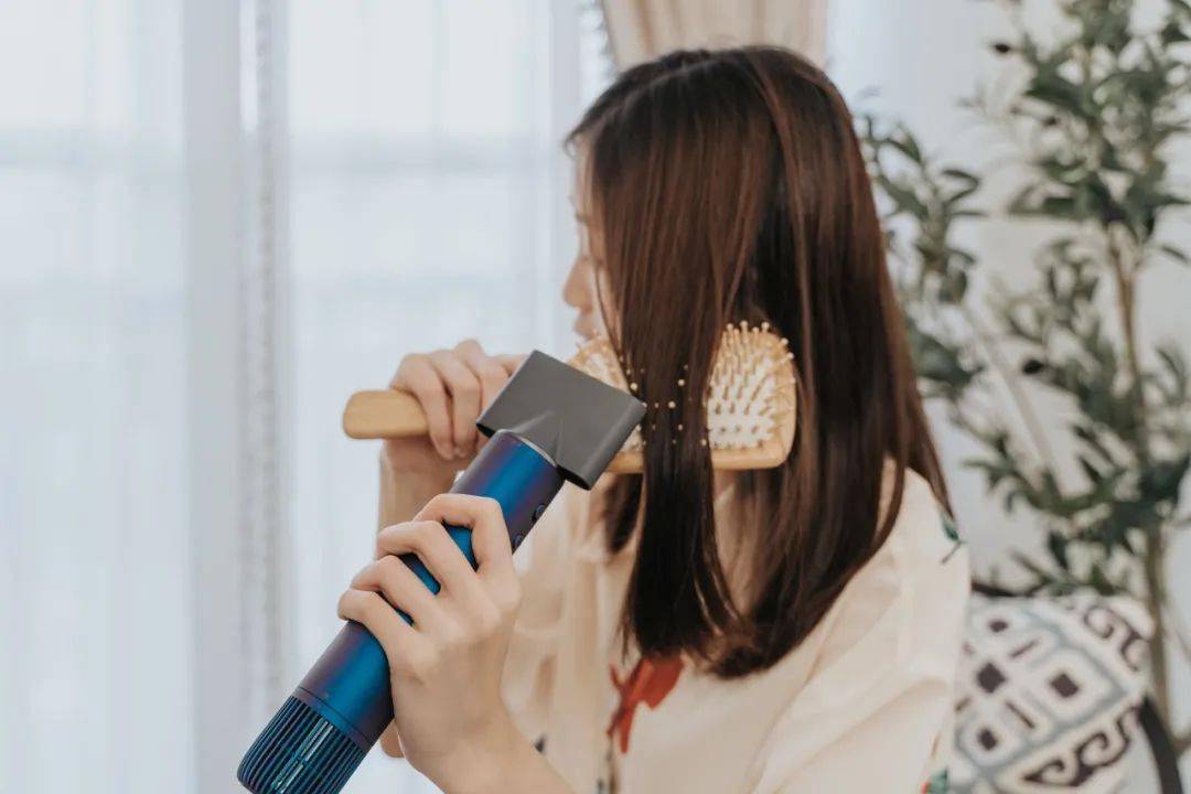 吹风机|吹发、造型、护理一次搞定,这个德国吹风机神了~?