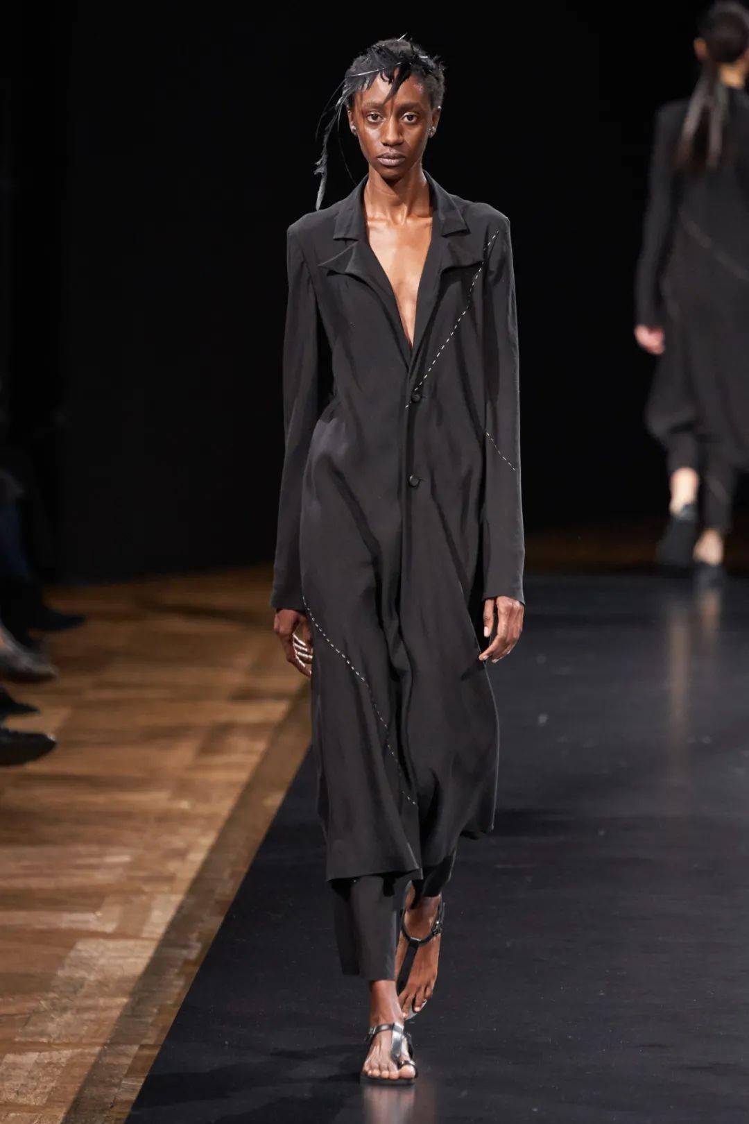 剪裁|Yohji Yamamoto 2021春夏丨标签式解构设计