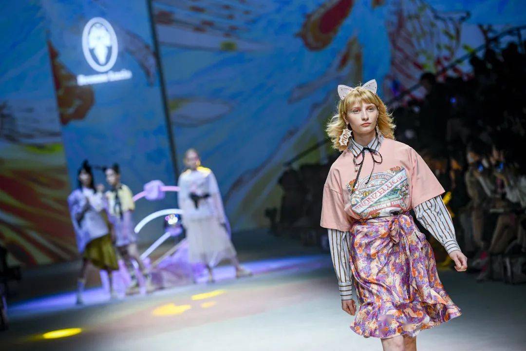 陆玺娅|不愧是你！本季最“拼”的设计师品牌～