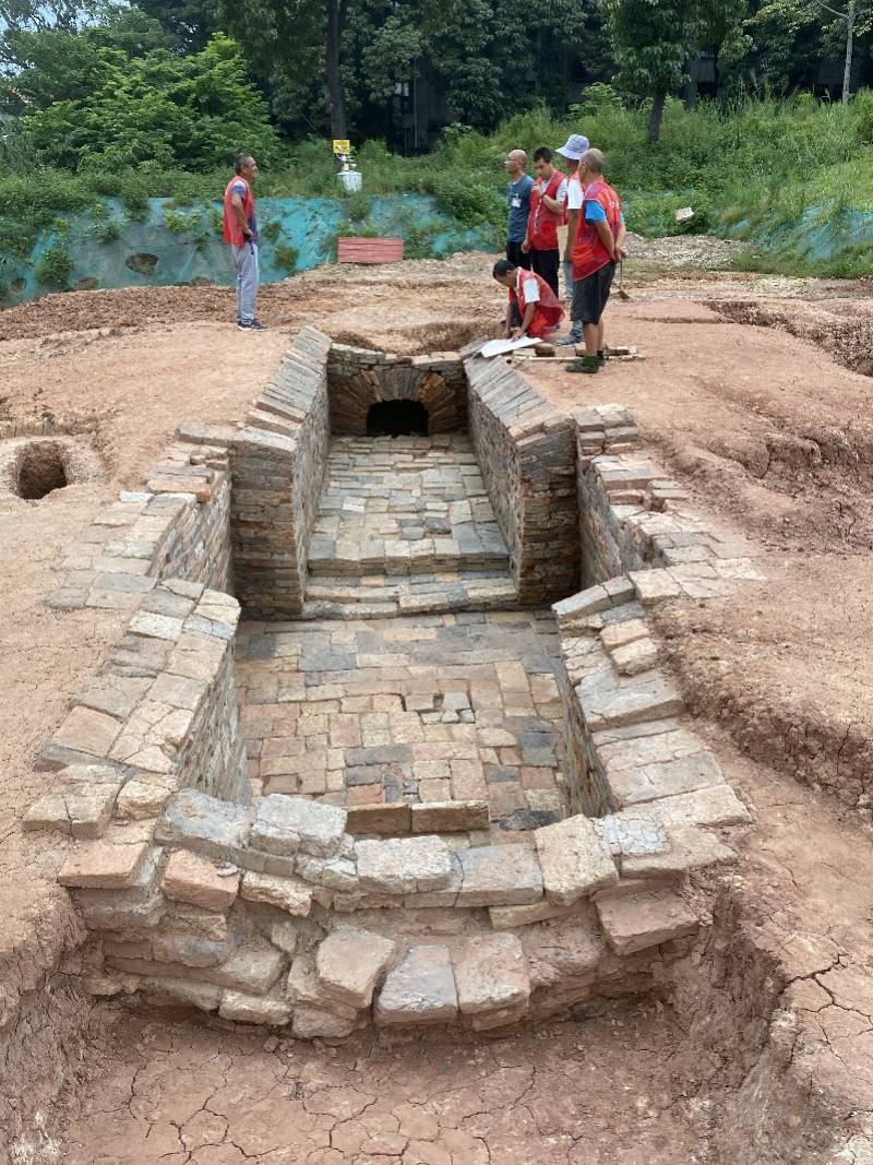 古墓|广州考古新发现：125座古墓，在广雅中学内！