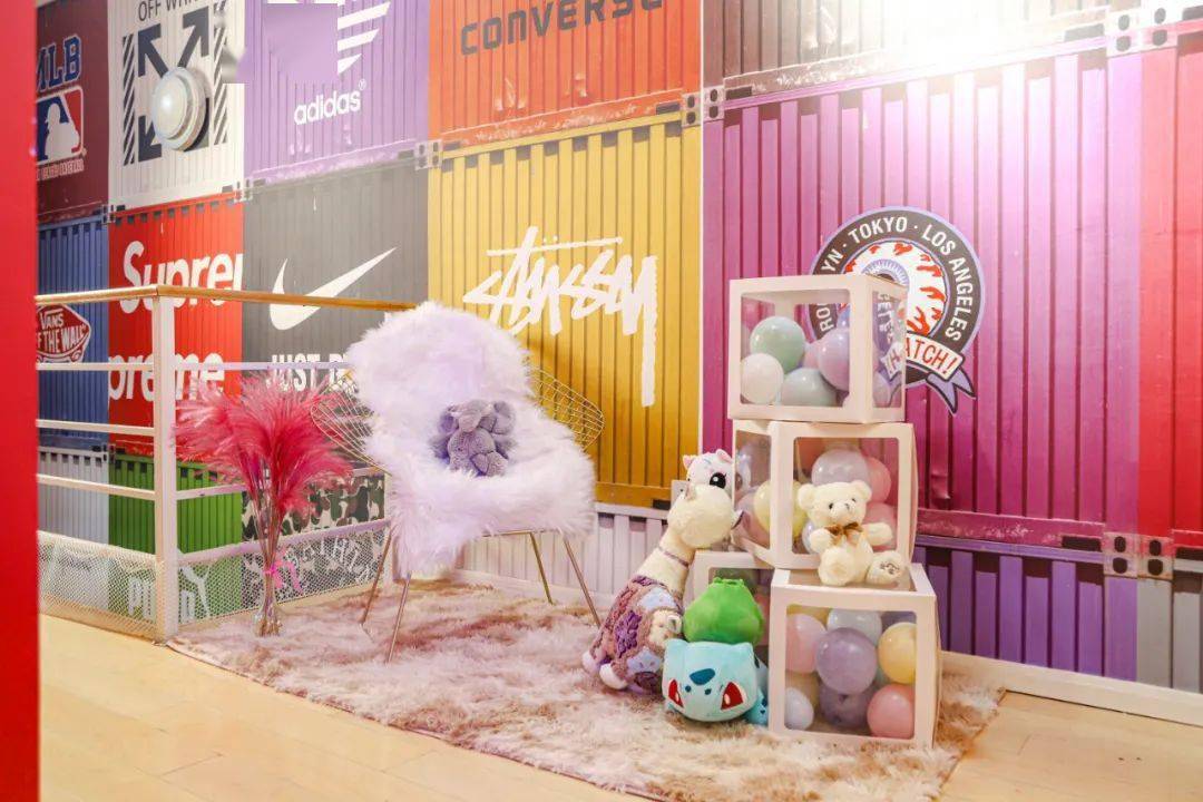 国潮|美炸了！国潮旗袍、复古港风、JK制服...这家换装自拍馆太好拍了！3小时不限服装，20+拍照场景，100+种造型！随手拍出大片！