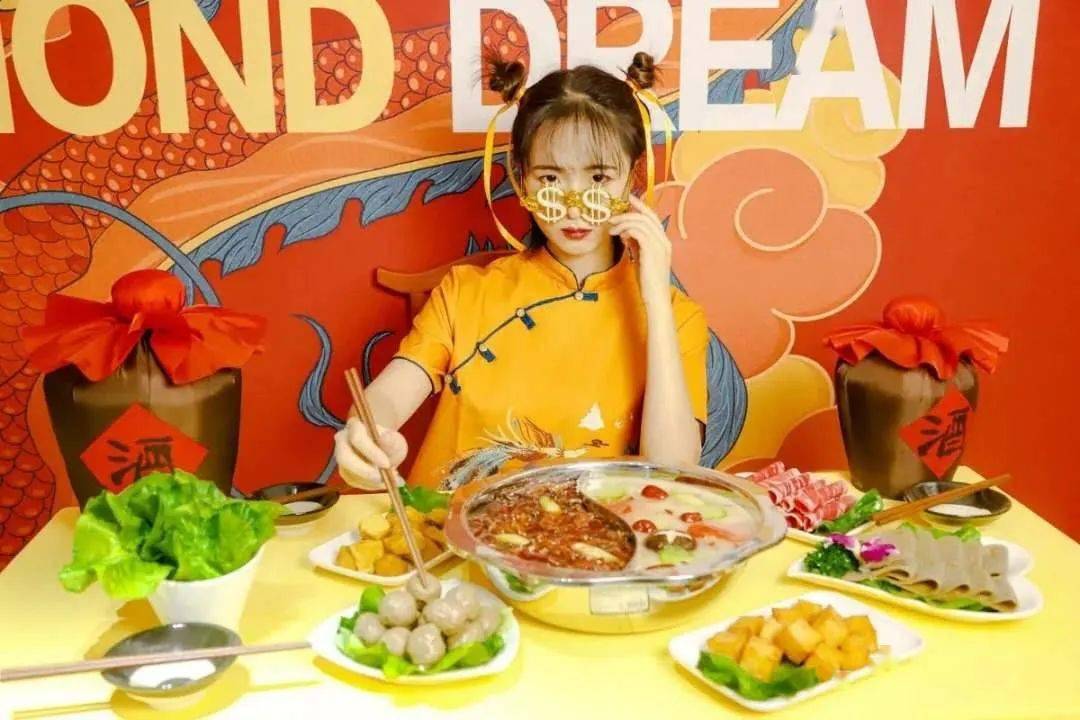 国潮|美炸了！国潮旗袍、复古港风、JK制服...这家换装自拍馆太好拍了！3小时不限服装，20+拍照场景，100+种造型！随手拍出大片！