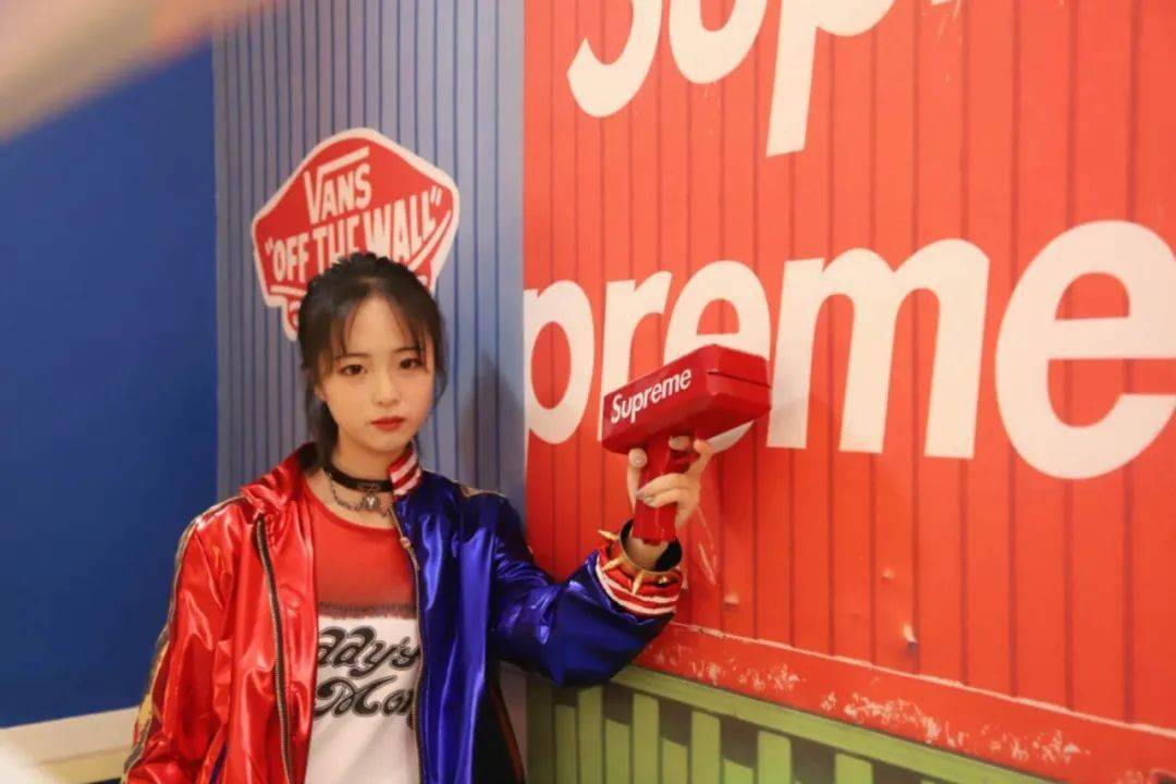 国潮|美炸了！国潮旗袍、复古港风、JK制服...这家换装自拍馆太好拍了！3小时不限服装，20+拍照场景，100+种造型！随手拍出大片！