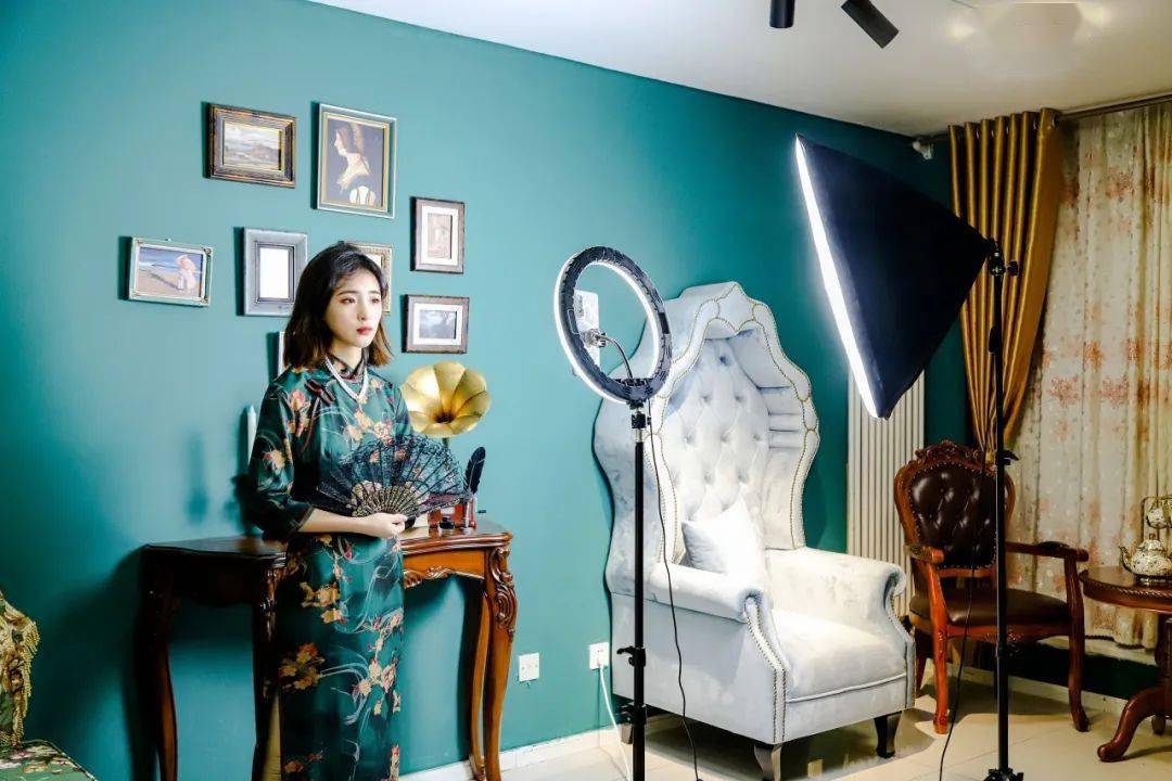 国潮|美炸了！国潮旗袍、复古港风、JK制服...这家换装自拍馆太好拍了！3小时不限服装，20+拍照场景，100+种造型！随手拍出大片！