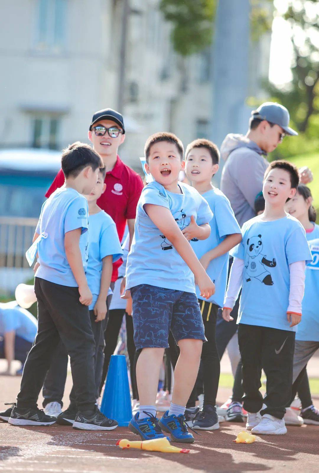 坝小学体育盛事直播：见证小运动员的成长与突破