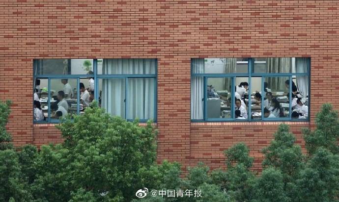 教育|谁不补课谁吃亏？“教育军备竞赛”何时休