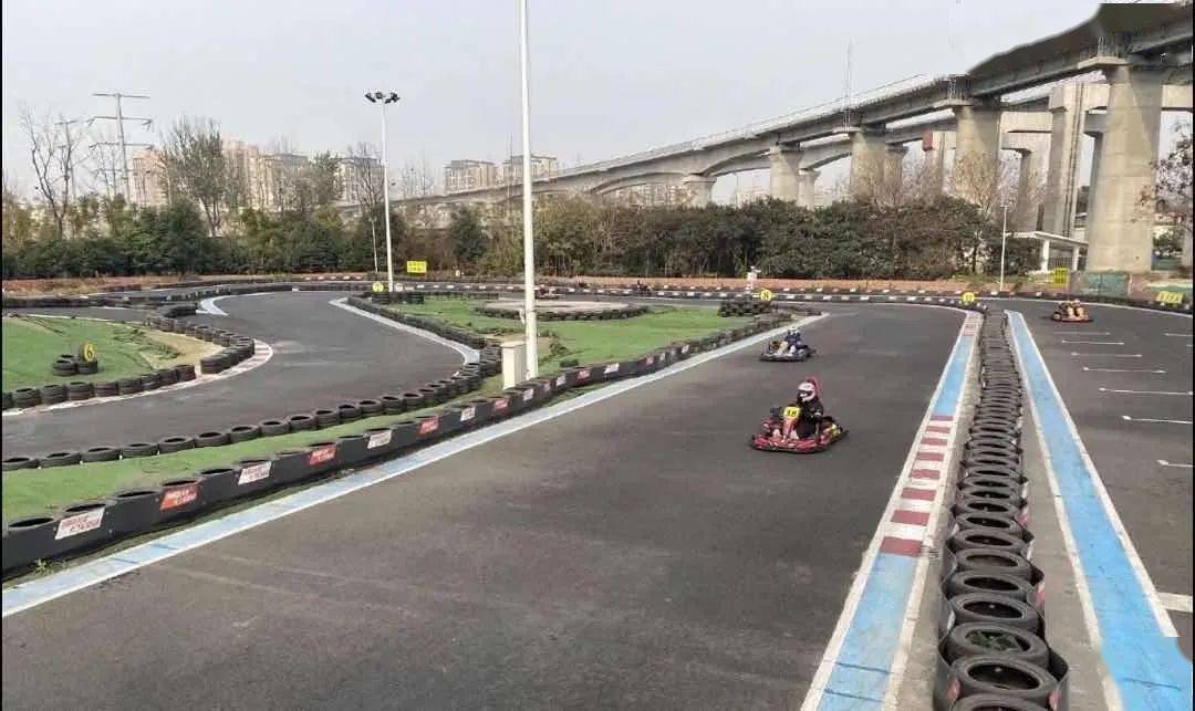 新体验|周四空间|花式团建新体验，现实版跑跑卡丁车！