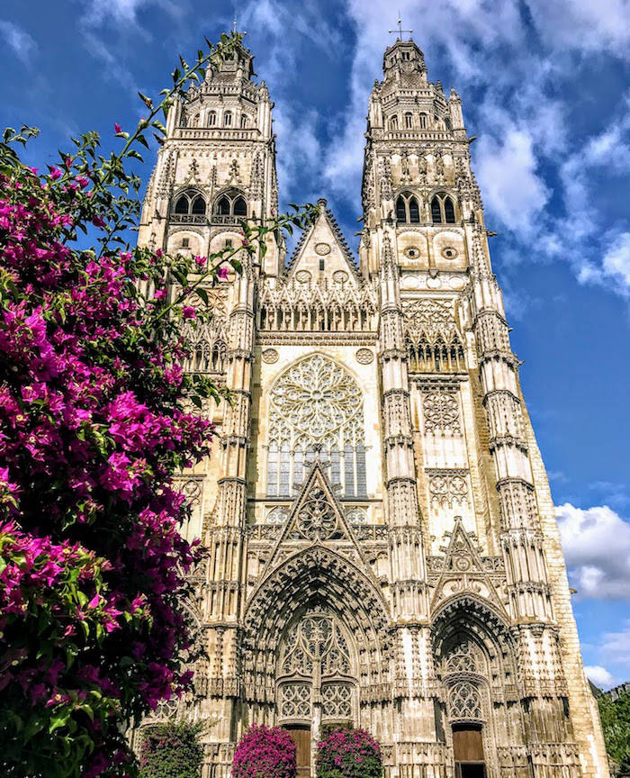 英雄|周之桓评《中世纪的英雄与奇观》〡历史与传说之间的中世纪