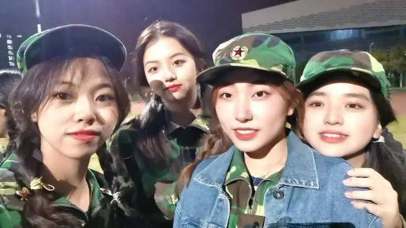 山上美女唱歌 f97b5f75f5f74219b3c4110d84ee5588.jpeg