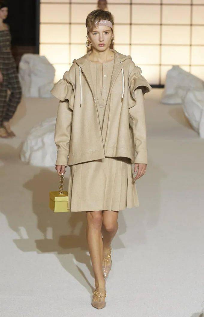 流行色|奶茶可以不喝，但奶茶色一定要拥有！（流行色之裸咖色）