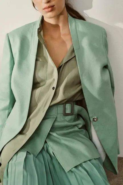 硬货|时尚丨穿薄荷绿总出错？点开收获全网最硬货搭配指南！