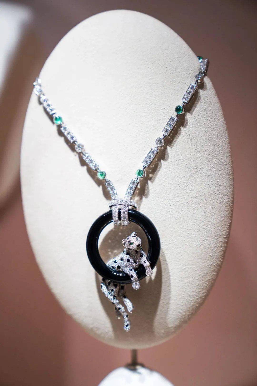 珠宝|看高级珠宝的心情，就像爱上金城武