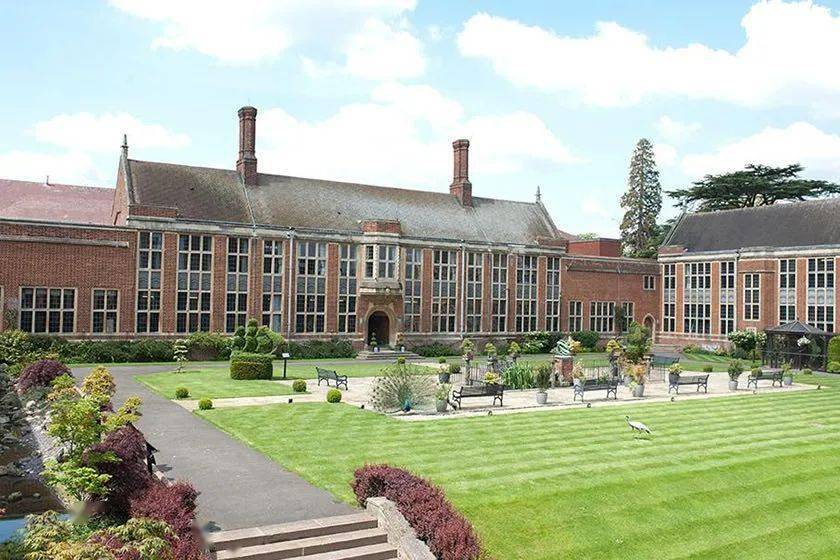 英国最贵的私立学校排名，“伊顿公学”仅排第4！搜狐大视野搜狐新闻