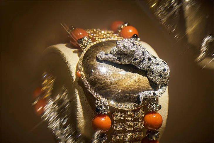 Lancel|壹周潮话题 | 一周看了三场珠宝展，今年又买不成保时捷了！（狗头）