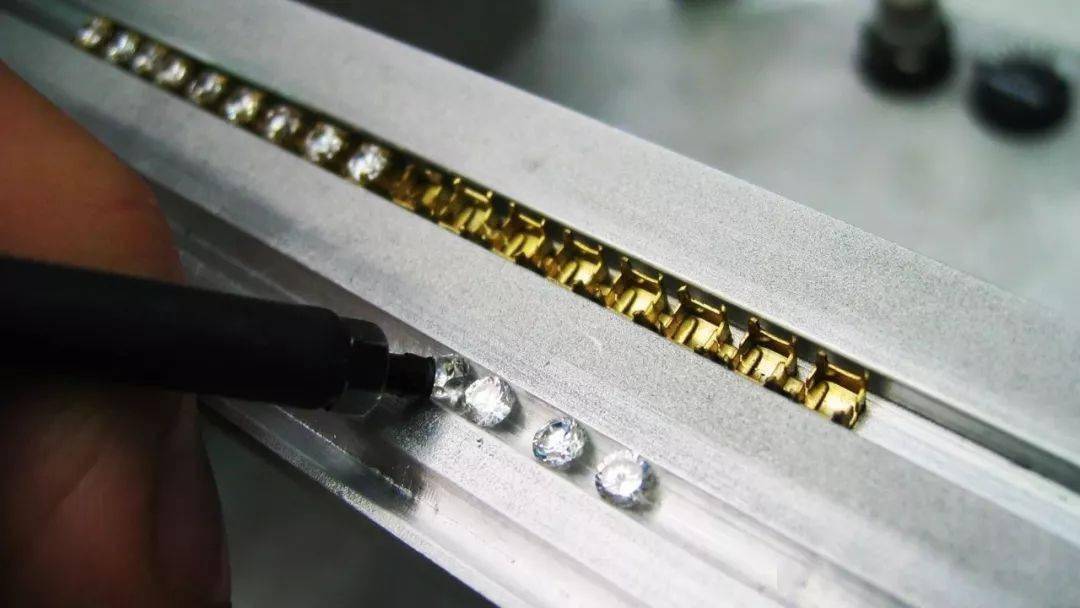 手链|外国人的“转运珠”比咱们的更灵？体坛美女名将戴着它百战百胜！