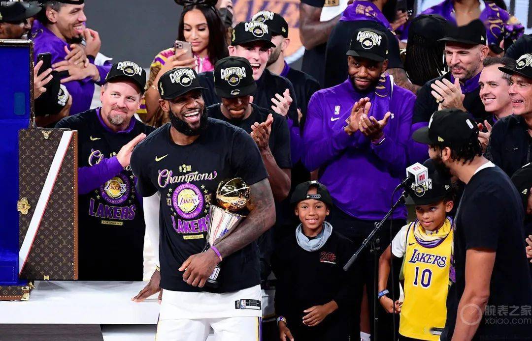 勒布朗·詹姆斯|湖人总冠军 看看三旬老汉都戴什么表