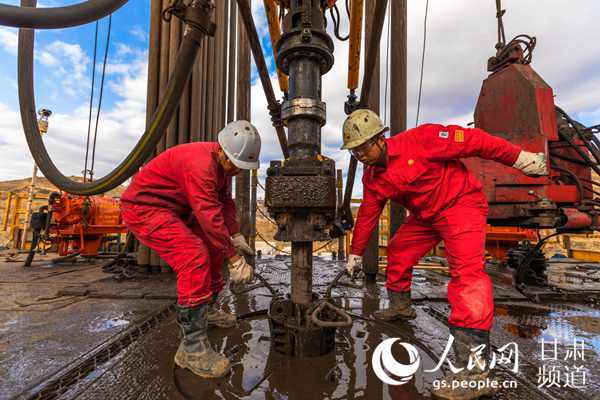 长庆油田开发50年:建成中国第一大油气田