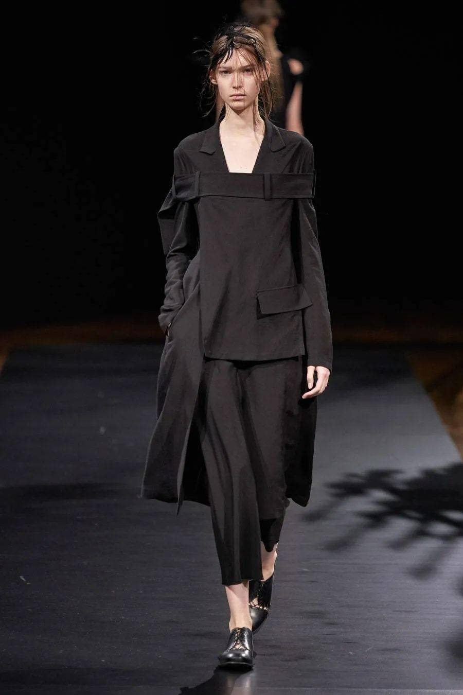 黑色美学 | yohji yamamoto (山本耀司)2021春夏_品牌