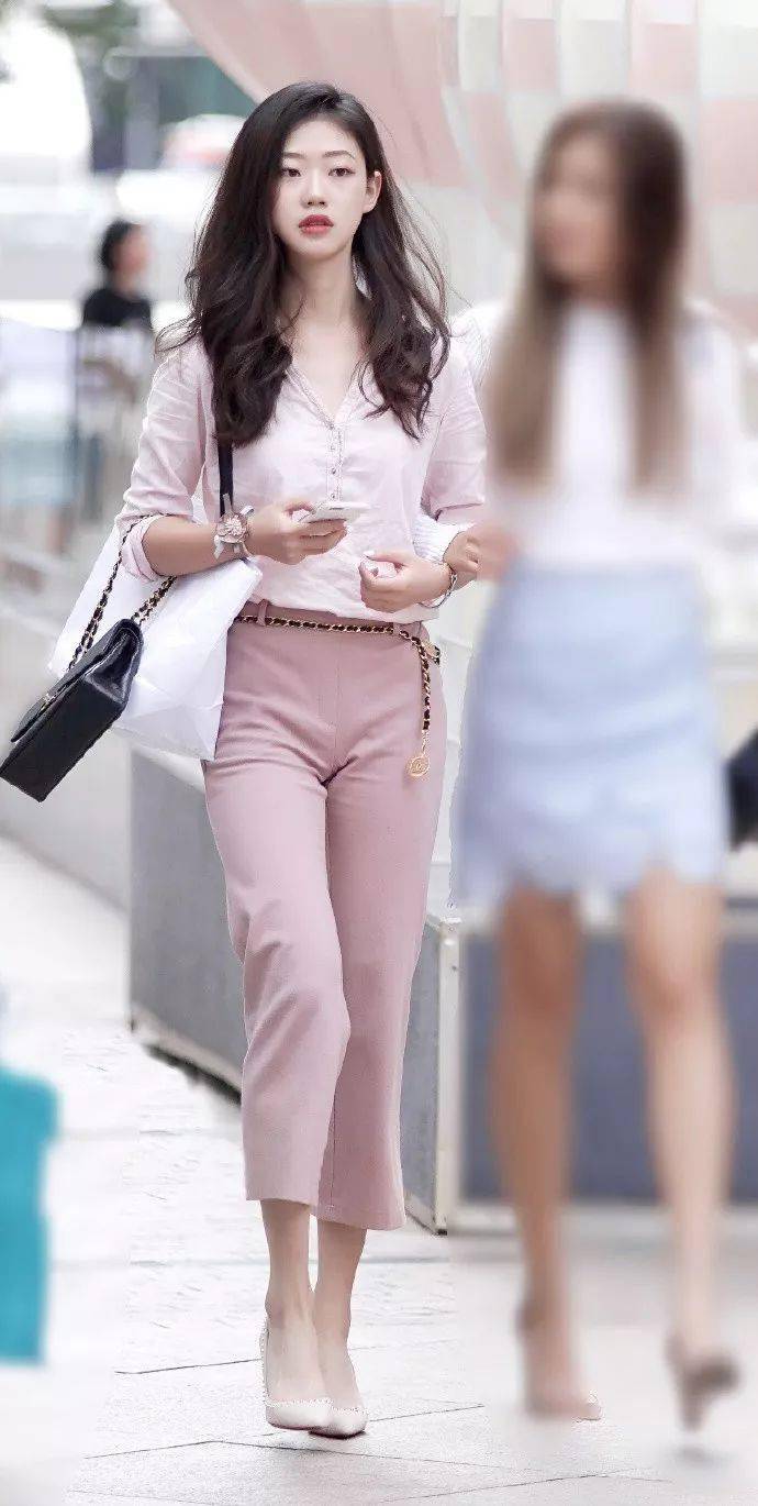 走路有气质的女人完整版 ff093112a4014a3fb64c26226e57cf2a.jpeg