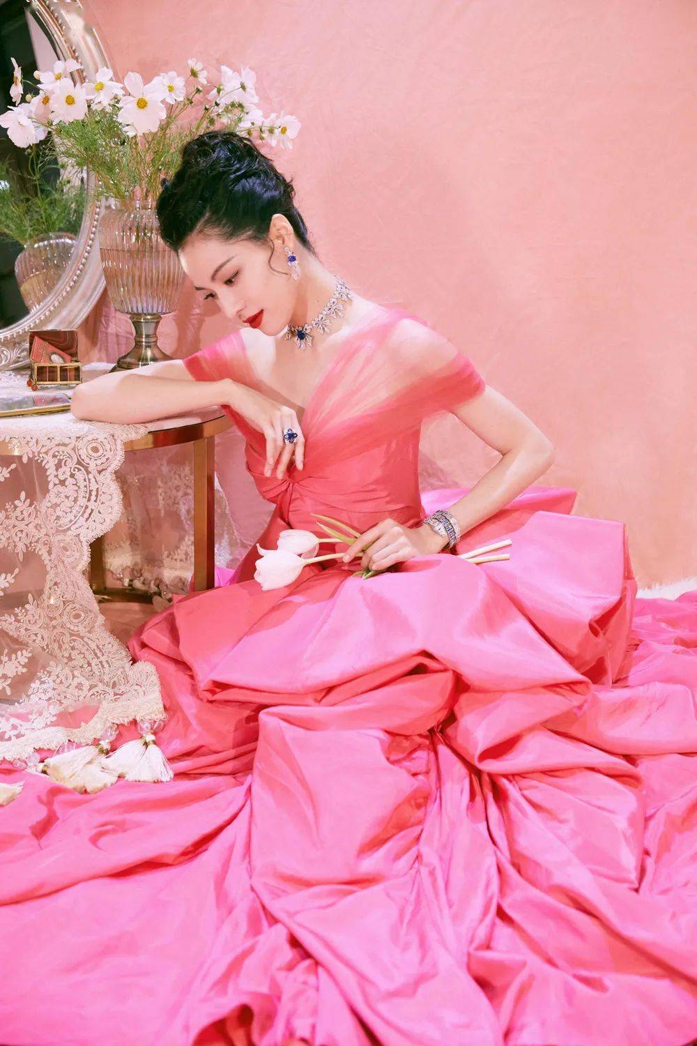 宝格丽|气哭了 | 钟楚曦戴14克拉宝格丽项链，却被上海名媛无情压制