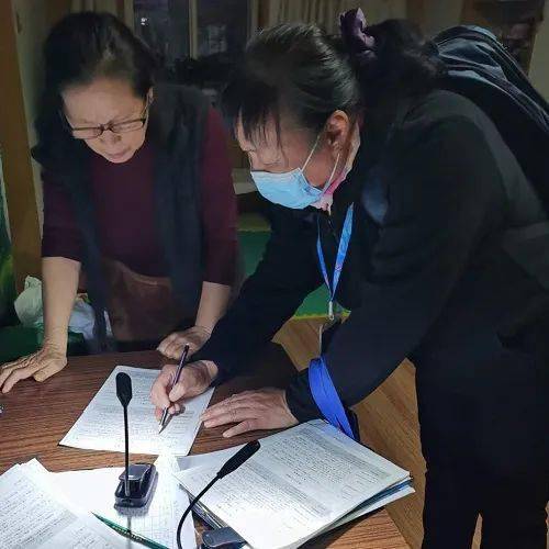 人口普查上门不在家_人口普查