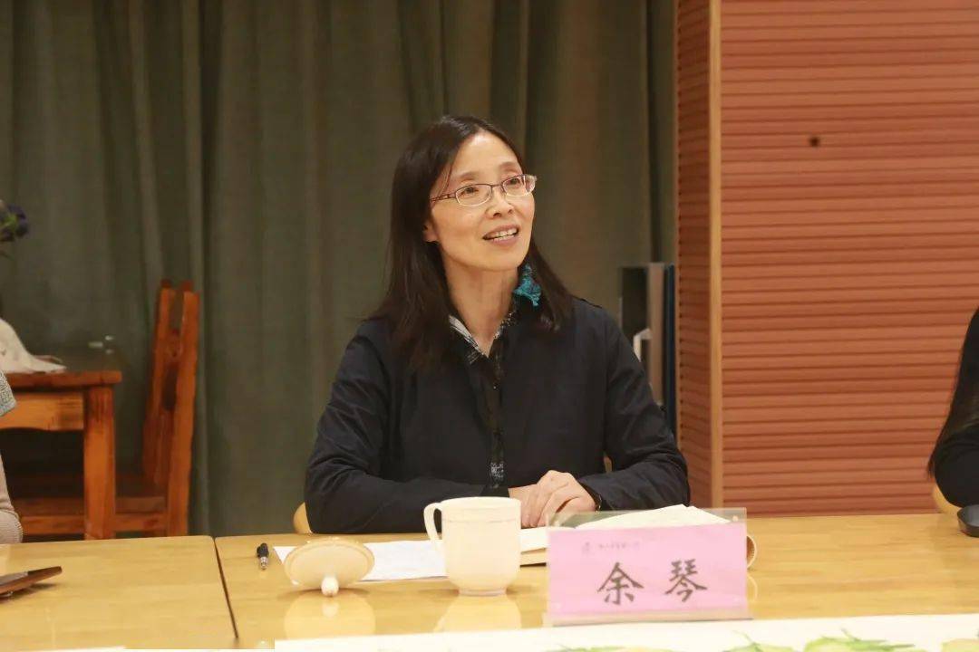 浙江省小学语文教研员余琴一行来浦指导课堂教学