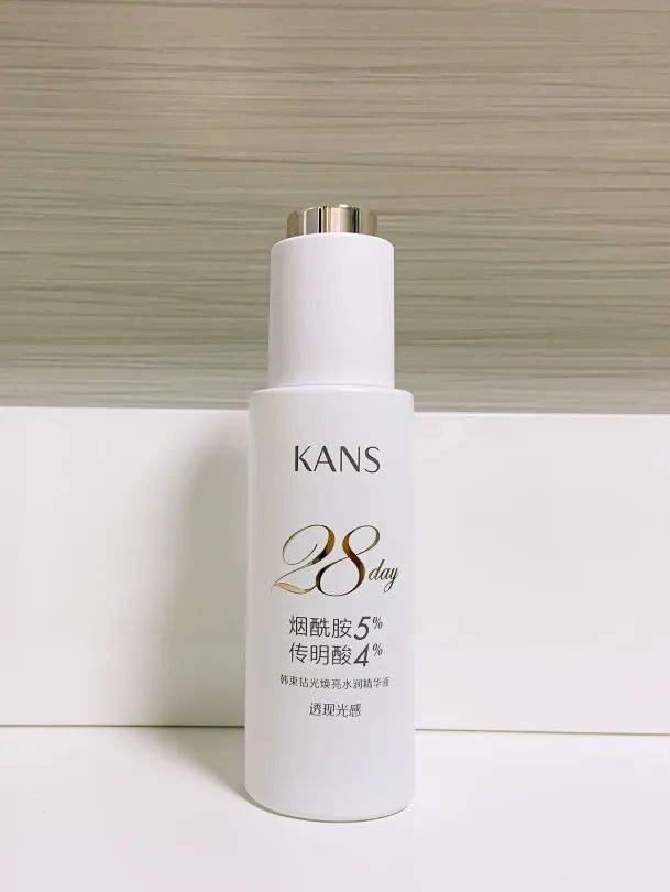 爱用|我的化妆台C位 | 国货之光!美容编辑的C位爱用正式成团出道!