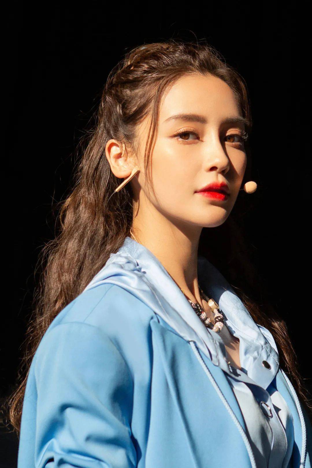 娜娜|少女美成了画中人？想给欧阳娜娜的造型师多加两个鸡腿！