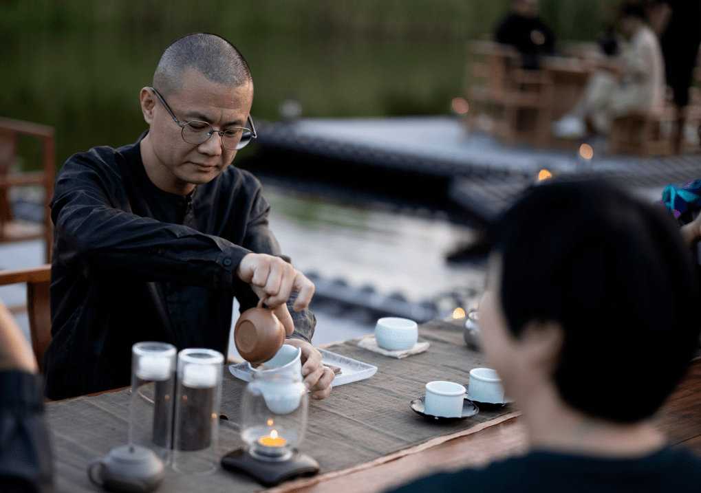 瞿刚 五十年代 牡丹王梁丘怡 1953年 安化千两茶陆虹文(左 薇薇