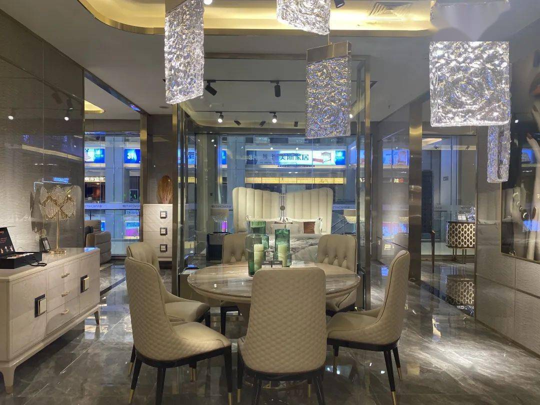 新店入驻丨【万驰】世纪穿越时尚的轻奢主义
