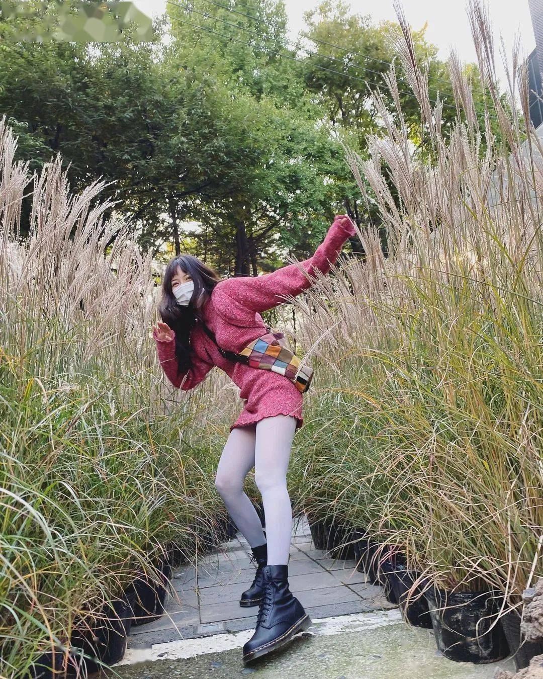 学拍照系列 跟着马儿学户外拍照姿势!