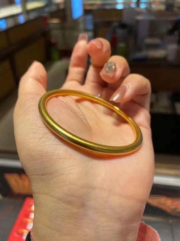 买金子什么时候免工费 10fb54dabf2e446aad533ad3856bb702.jpeg