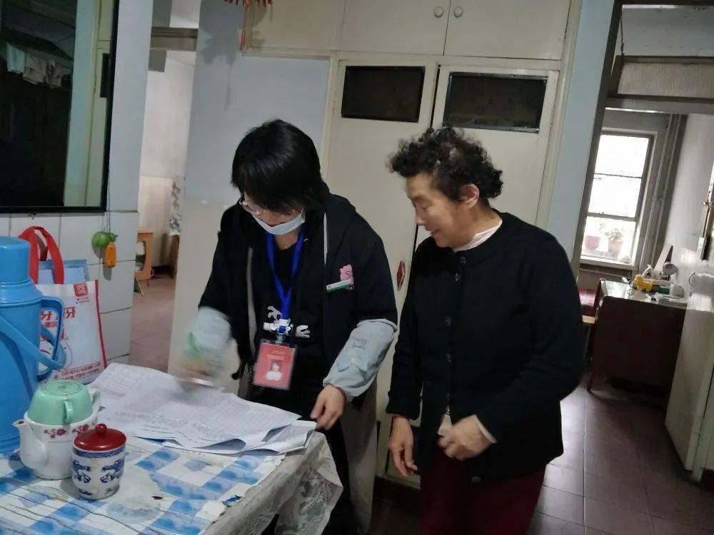 入户开展人口普查摸底_人口普查入户摸底图片
