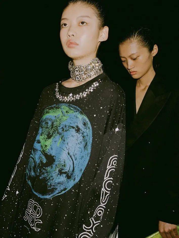 宝藏|想和虞书欣一样做个宝藏女孩，首先得有一件同款宝石衣啊！