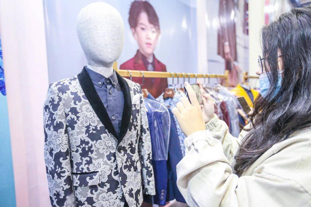 服装|“百年红帮，时尚宁波” 我区服装企业闪耀2020宁波时尚节