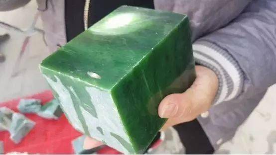 颜色|9890万！凭什么这个玉卖这么贵？