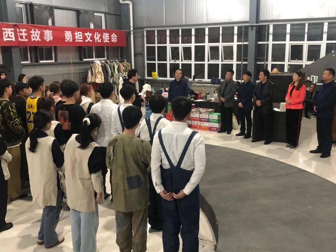 众人拾柴携手逐日宝鸡人的话剧追赶太阳的人